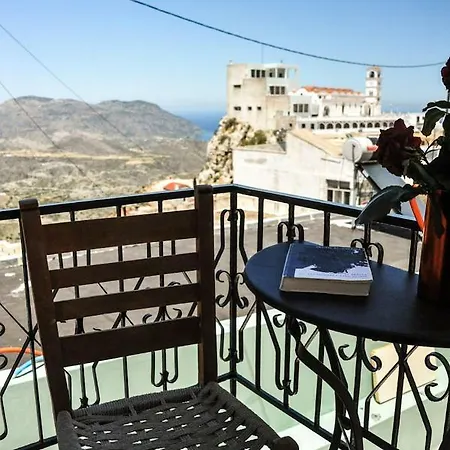 Traditional Karpathian House Μενετές