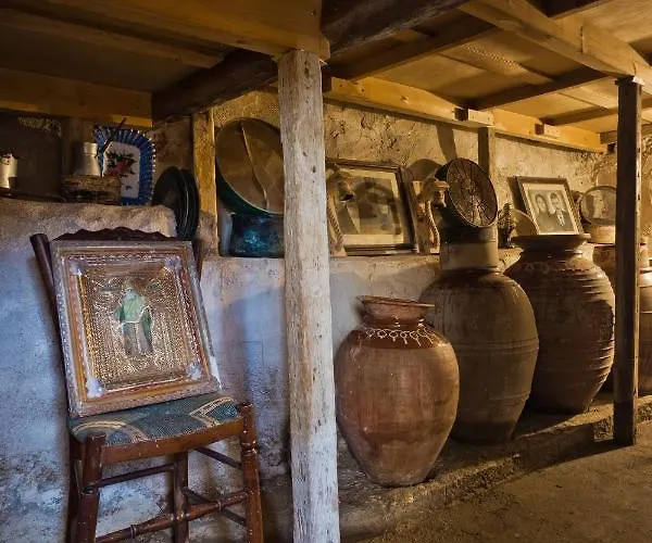 Traditional Karpathian House Menetaí